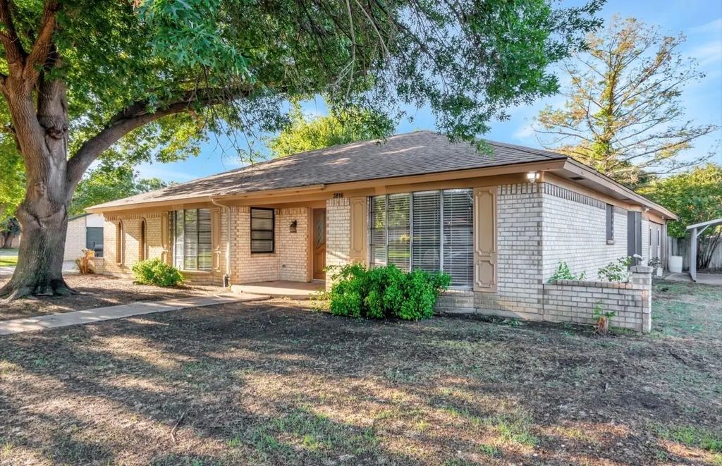 3816 Buckhorn Place, Fort Worth