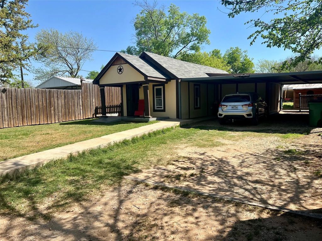 716 Baylor Street, Nocona