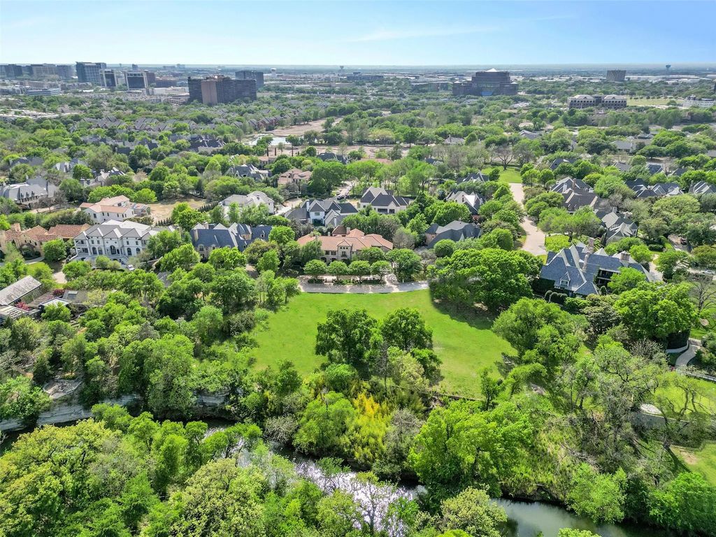 48 Braewood Place, Dallas