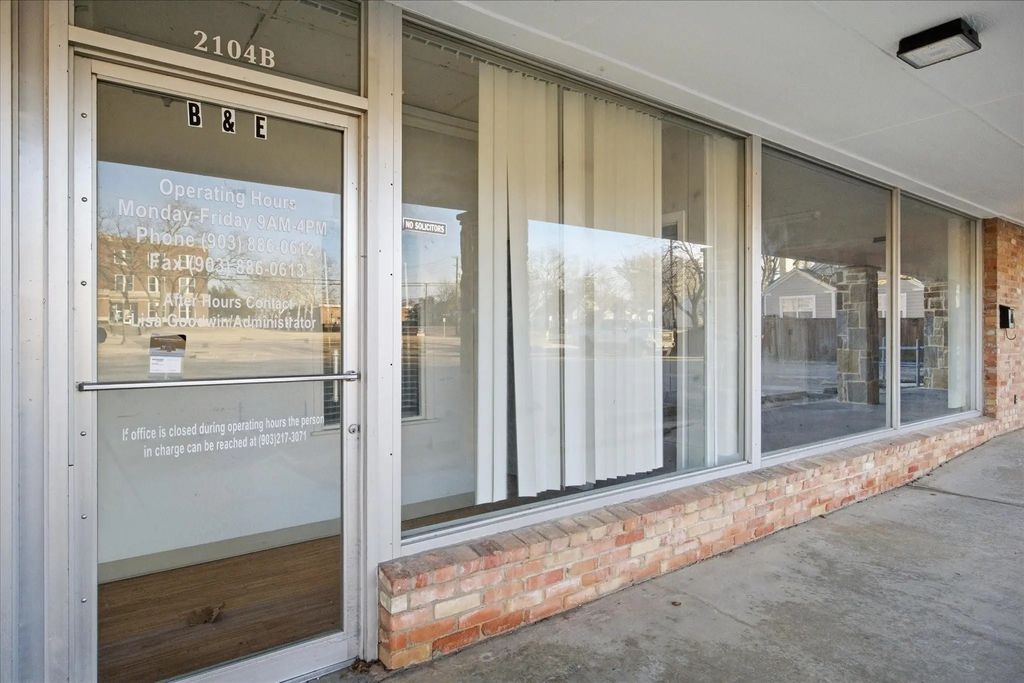 2108 Monroe Street B-e, Commerce