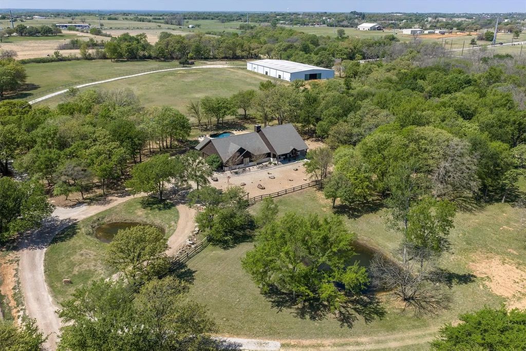 2431 Dr Sanders Road, Cross Roads
