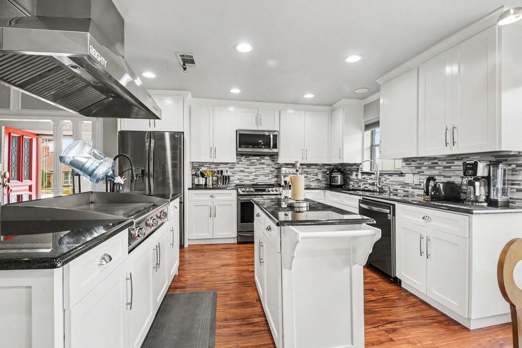 2212 Southern Court, Carrollton