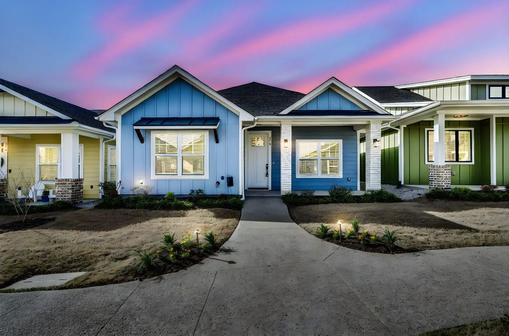 314 Woodside Trail, Waxahachie