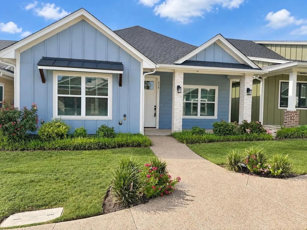 314 Woodside Trail, Waxahachie