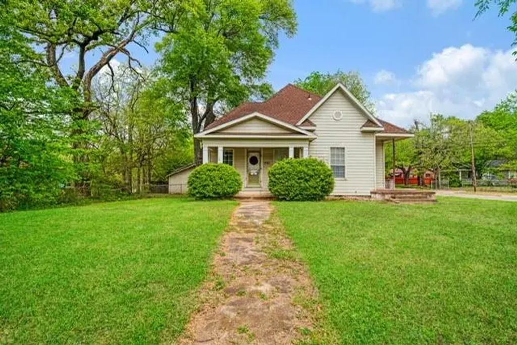 1363 Pine Bluff Street, Paris