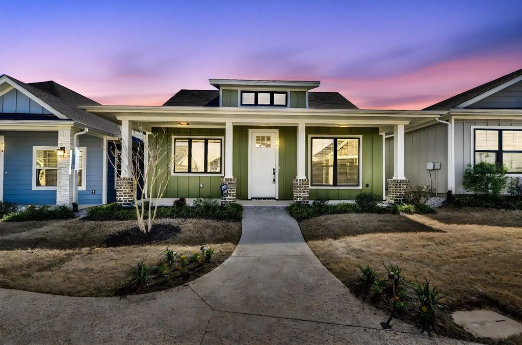 312 Woodside Trail, Waxahachie