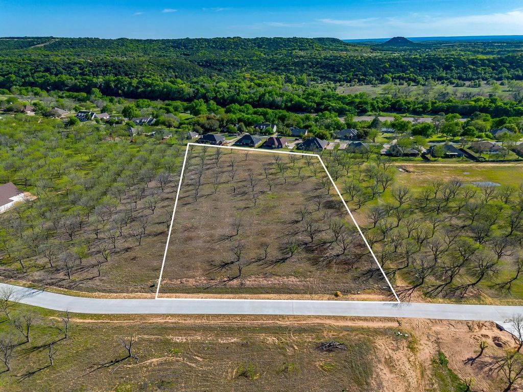 3113 E Landings S, Granbury