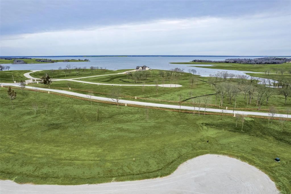 365 Woodland Trail, Windom