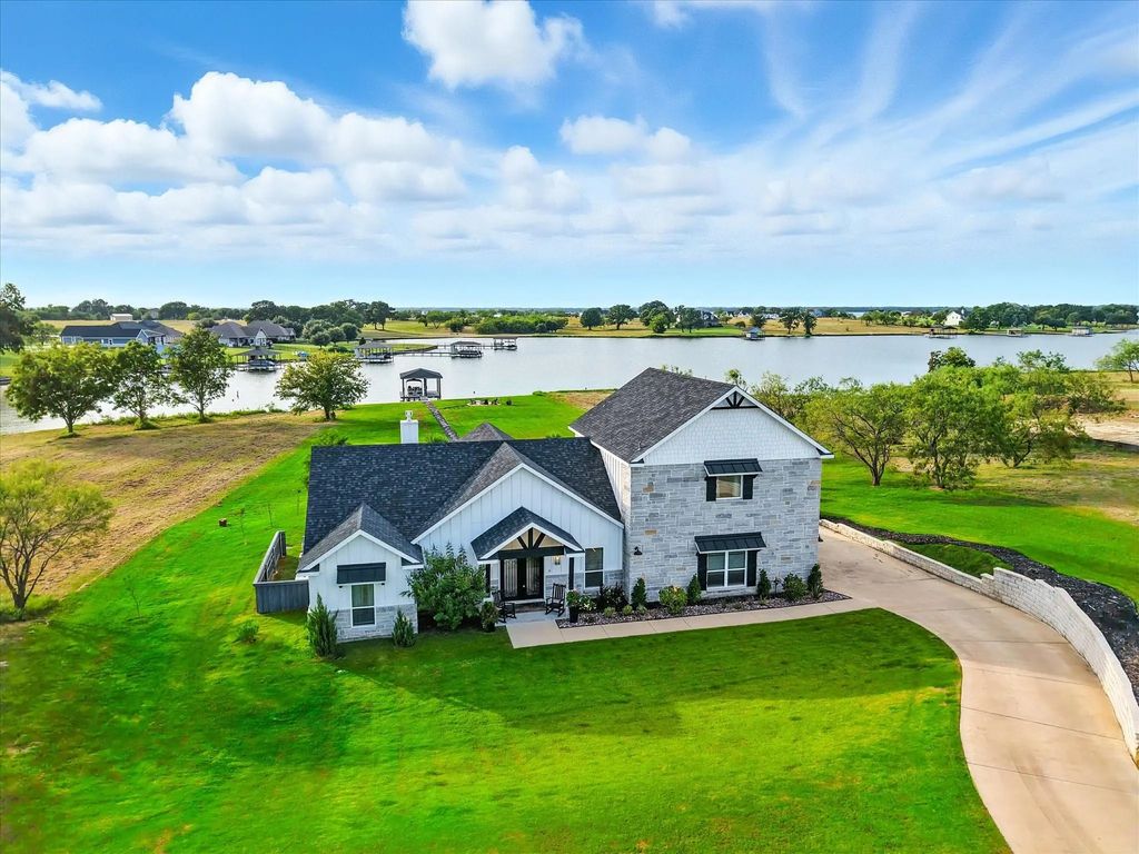 7025 Lake Vista Drive, Streetman