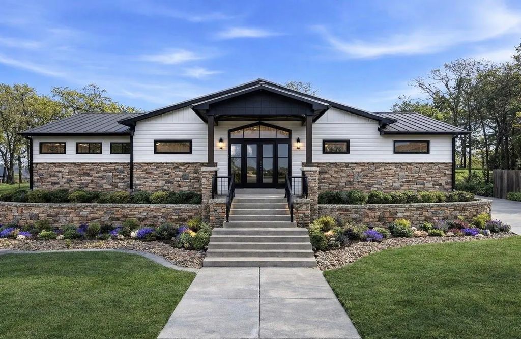 108 Pawnee Trail, Lake Kiowa