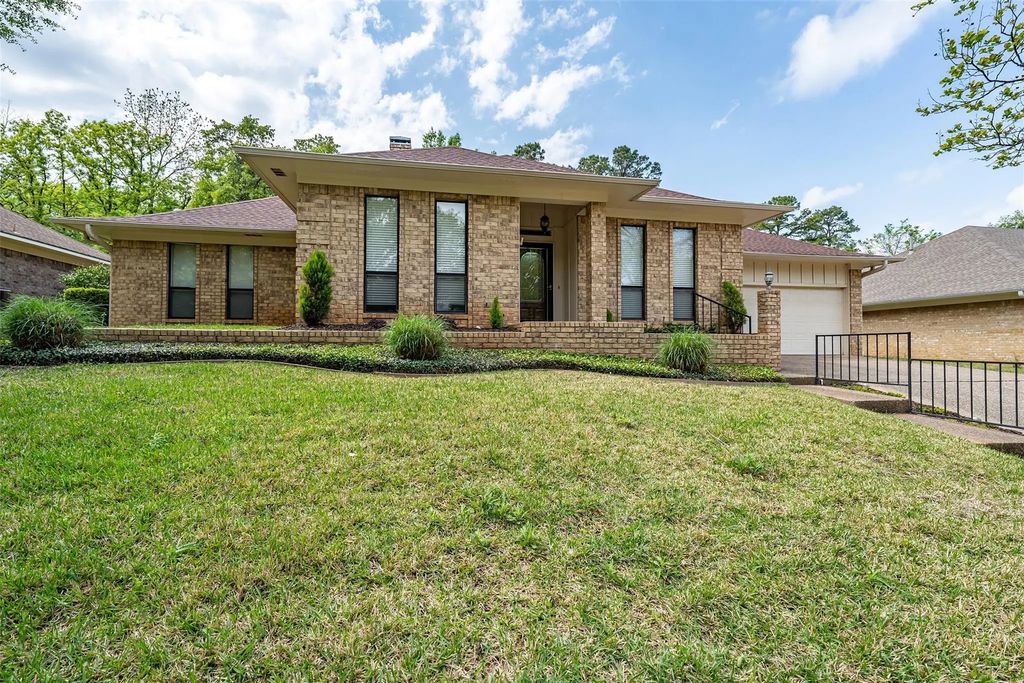 4913 Pine Knoll, Tyler