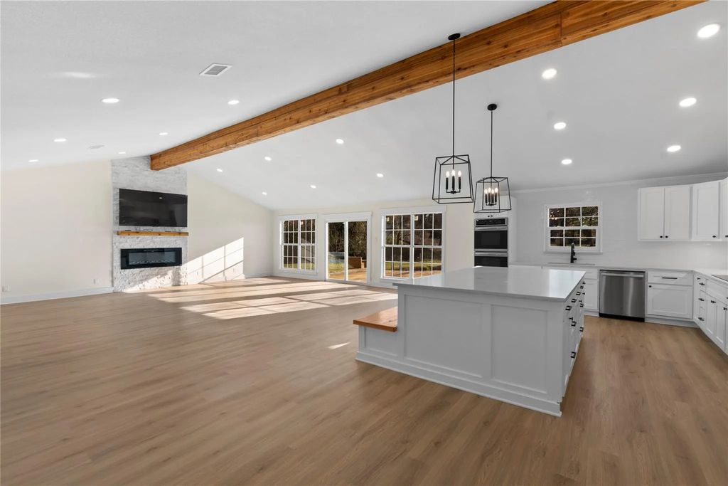 109 Arrow Way, Gun Barrel City