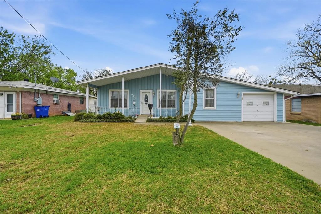 704 Abney Street, Whitesboro