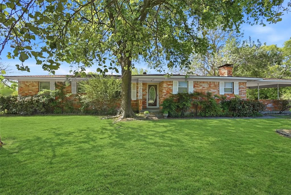 619 W Hayes Street, Savoy