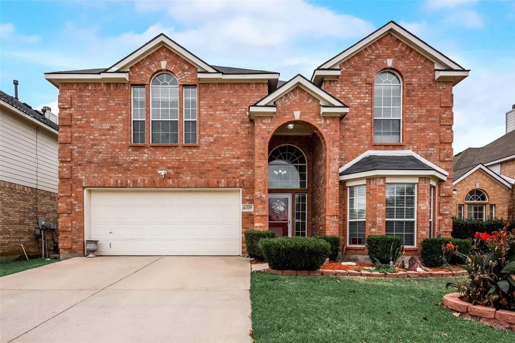 6329 Redeagle Creek Drive, Fort Worth