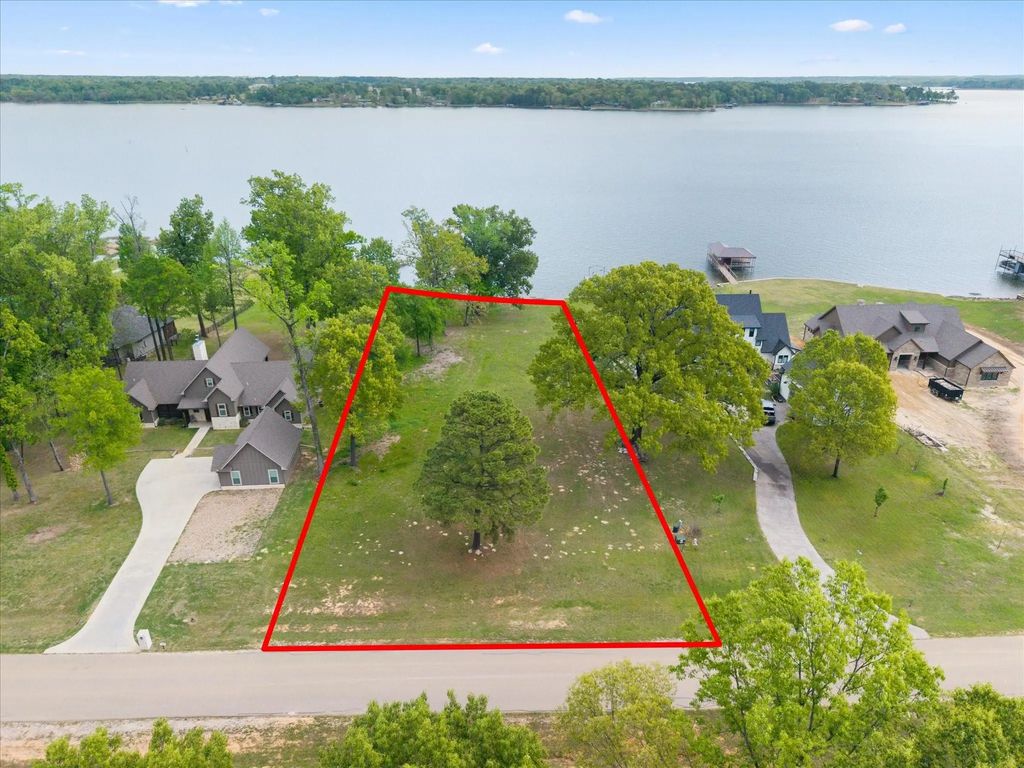 355 Waters Edge Lane, Scroggins