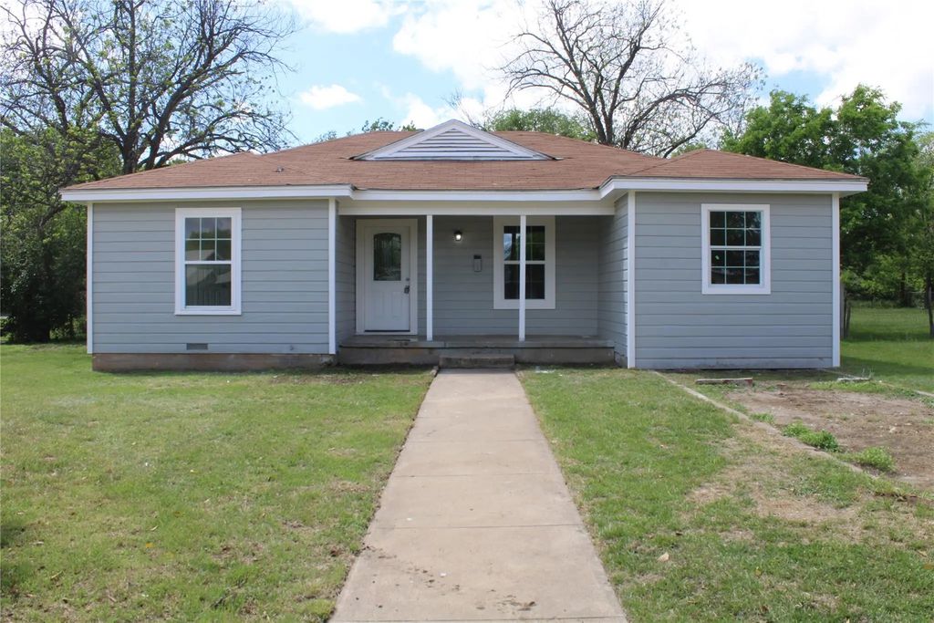 2105 6 Th, Brownwood