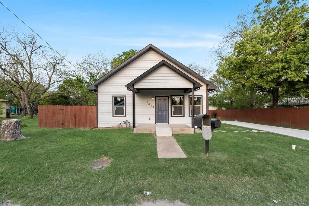 1014 Trinity Street, Cleburne