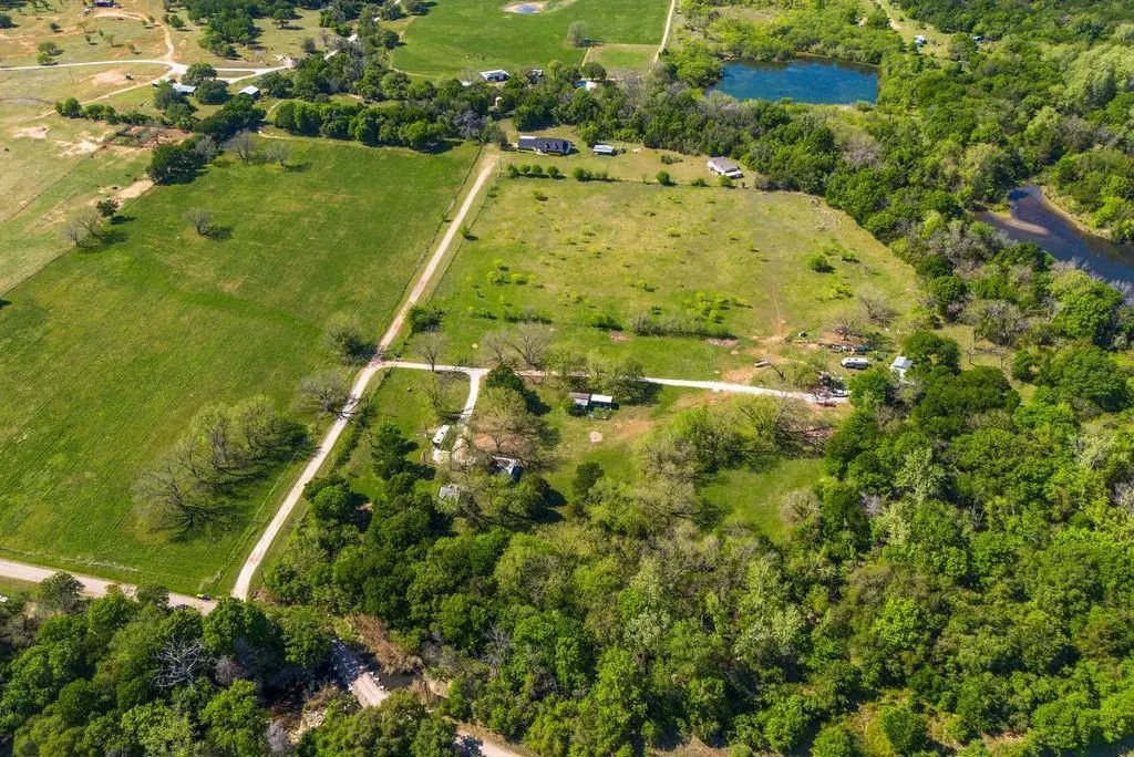120 County Road 3646, Clifton