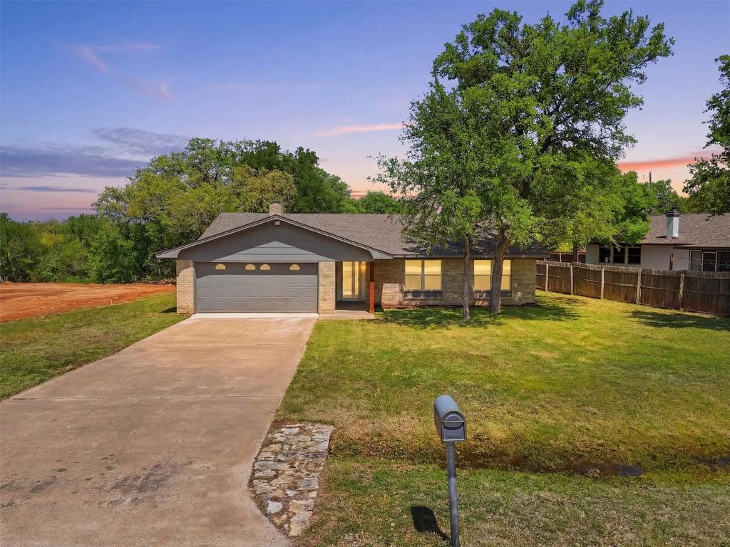 6106 Laredo Court, Granbury