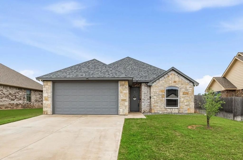 3312 Arrow Creek Drive, Granbury