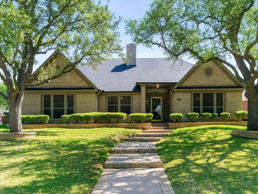 8009 Misty Trail, Fort Worth