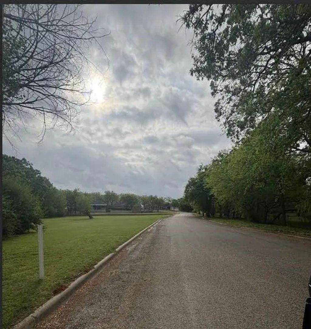 6 Creekwood Trail, Bowie