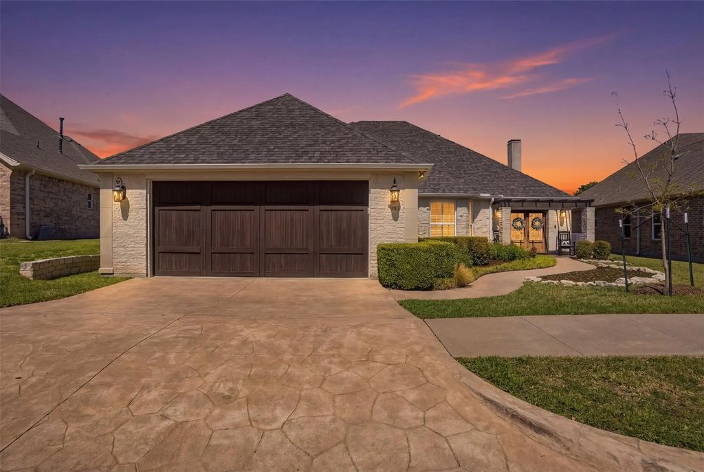 9012 Reata West Drive, Benbrook