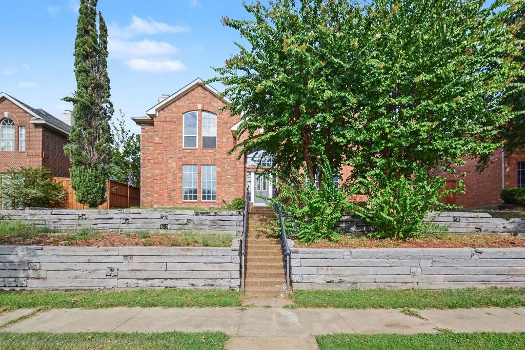 2406 Manchester Drive, Carrollton