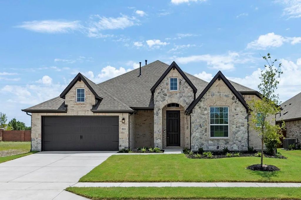 801 Trinity Street, Van Alstyne