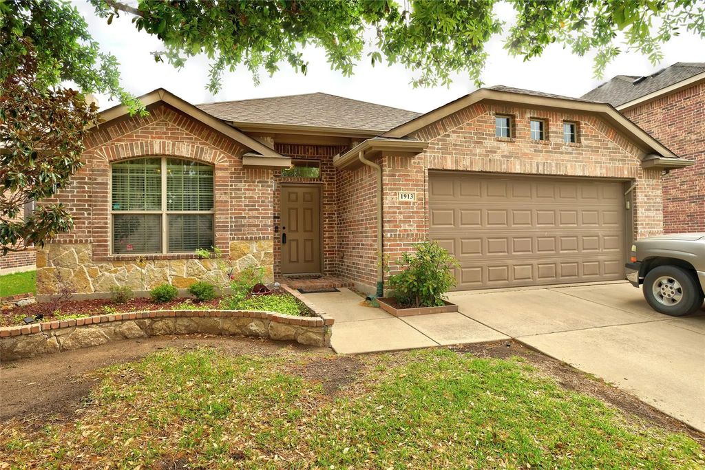 1913 Hidden Fairway Drive, Wylie