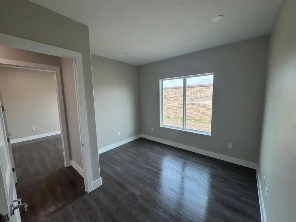 2200 Traders 103, Greenville
