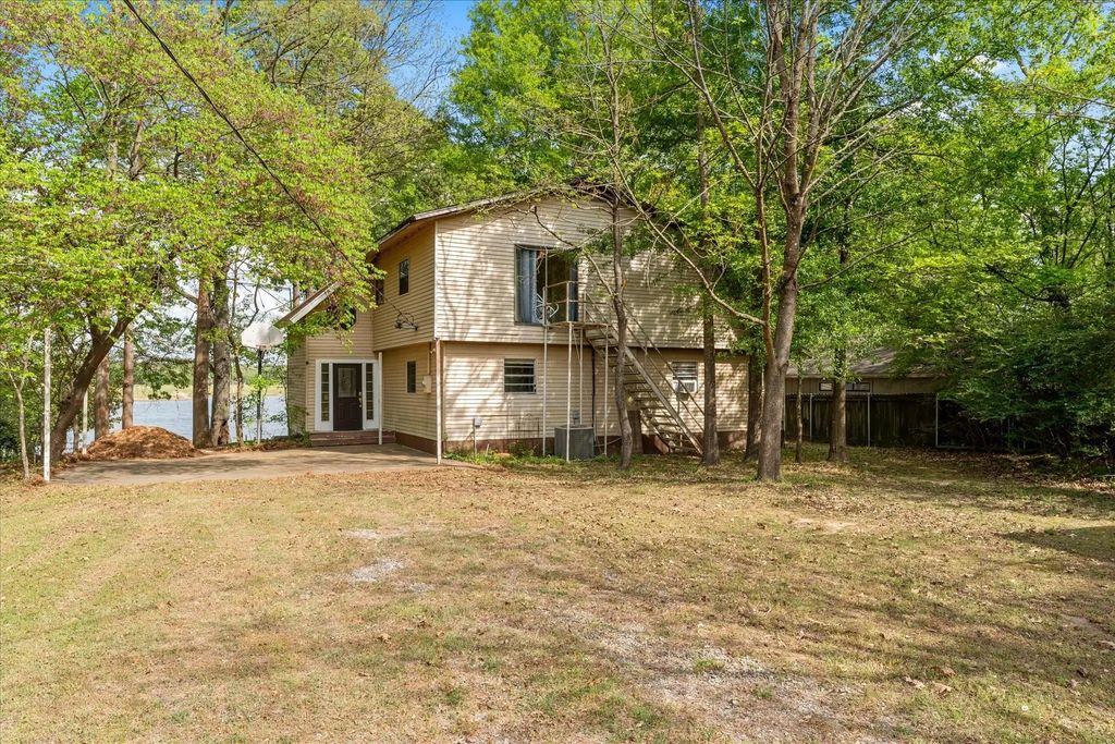 405 Triple S Drive, Mount Vernon