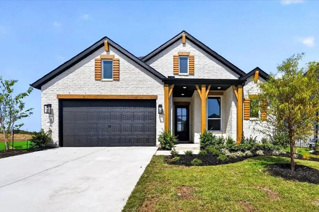 9011 Wildberry Road, Oak Point