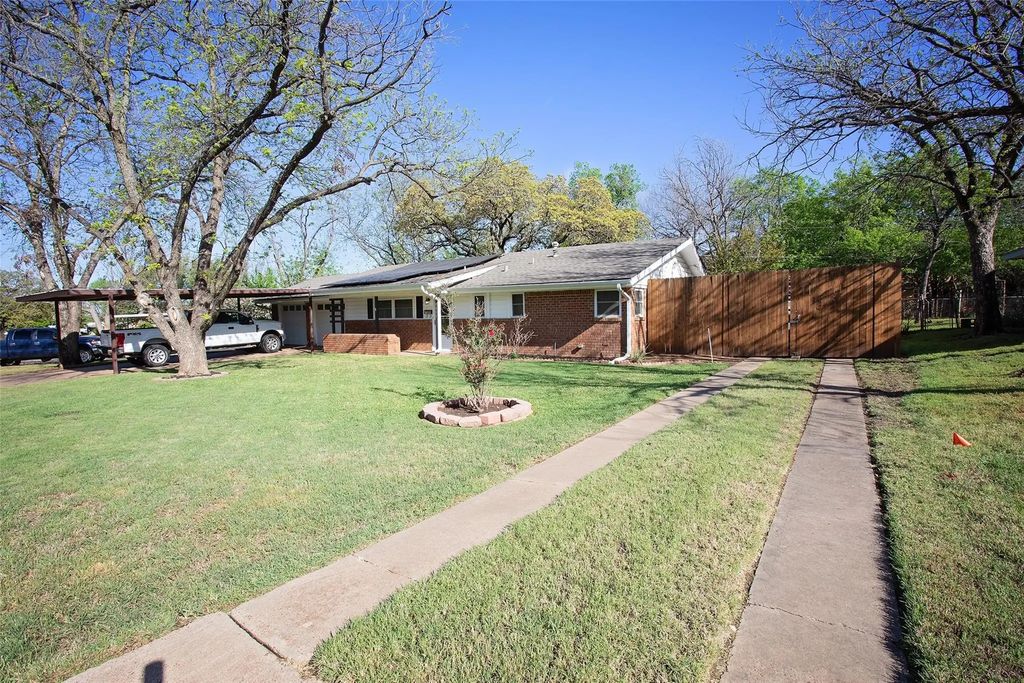 1405 Thompson Drive, Graham