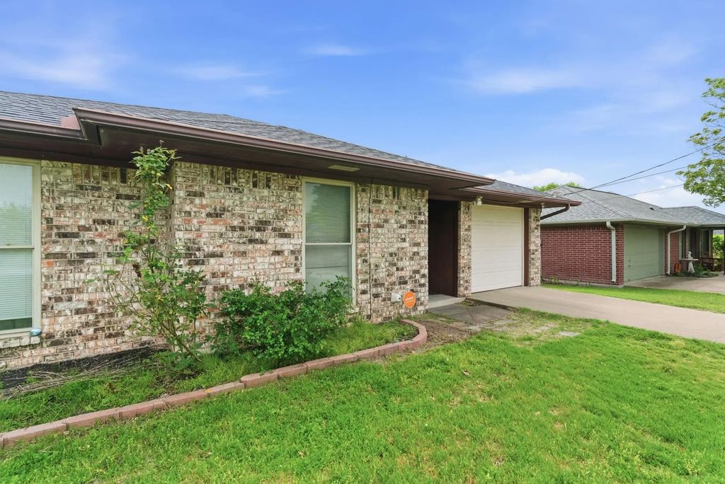 1217 Elmira Street, Weatherford