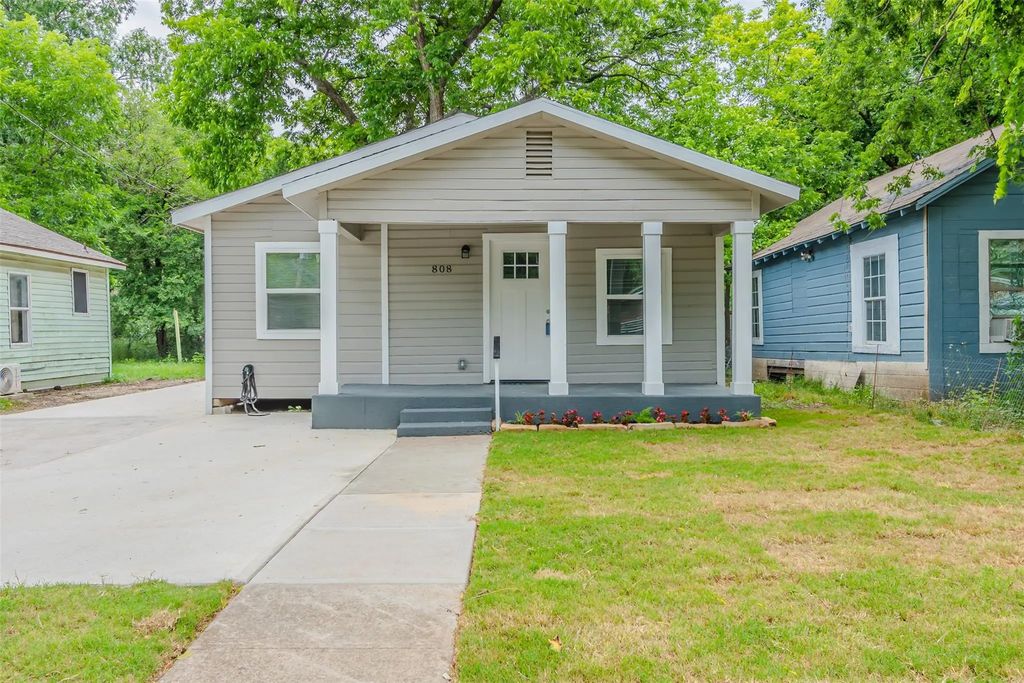 808 N Montgomery Street, Sherman