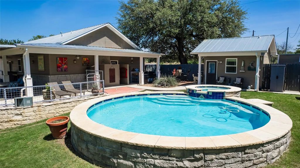 217 County Rd. 102, San Saba