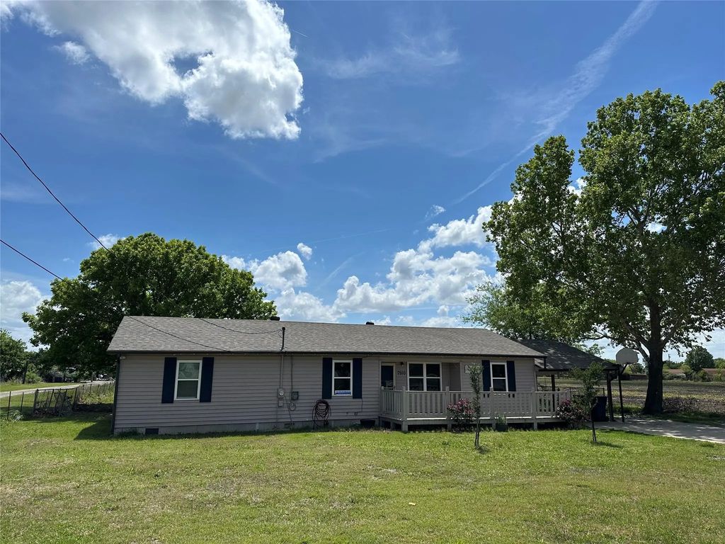 7910 County Road 392, Princeton