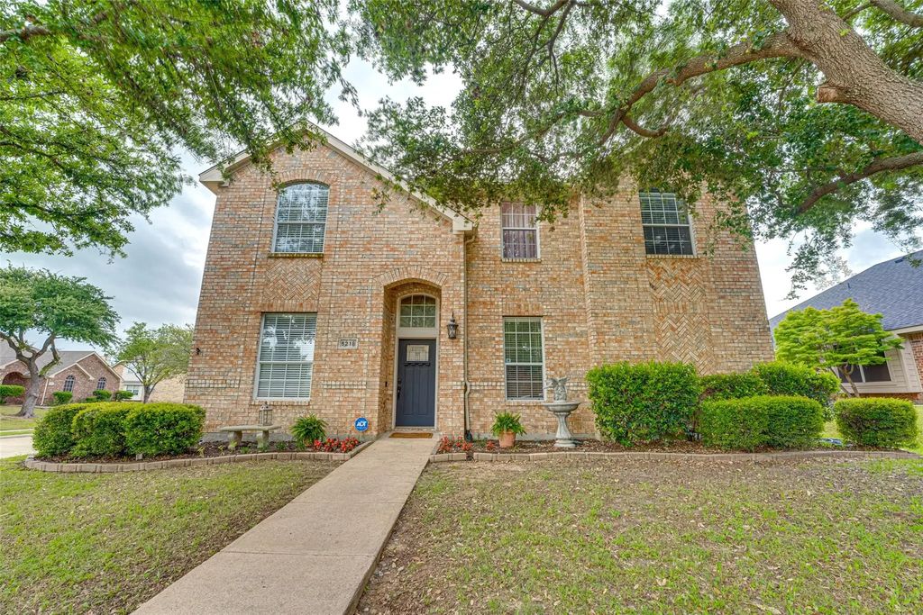 5218 Griffins Pointe Drive, Rowlett