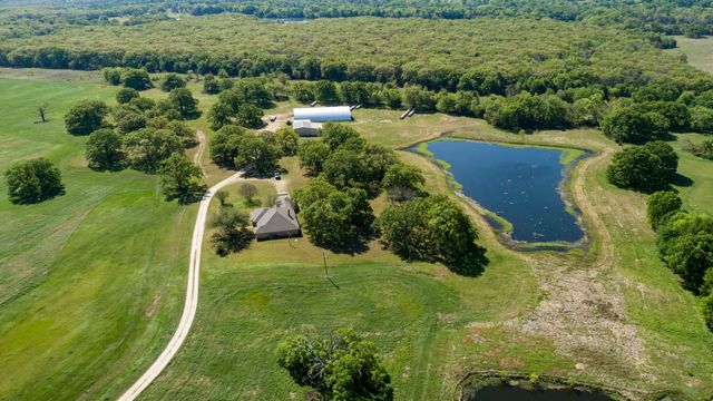 9390 County Road 4028, Kemp