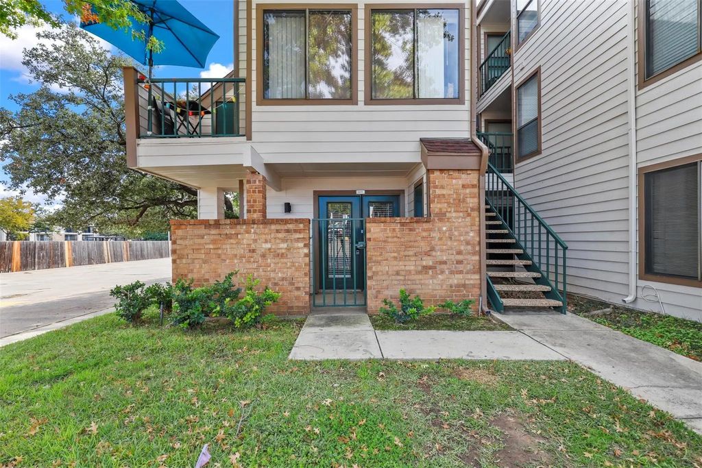 2300 Bamboo Drive N111, Arlington