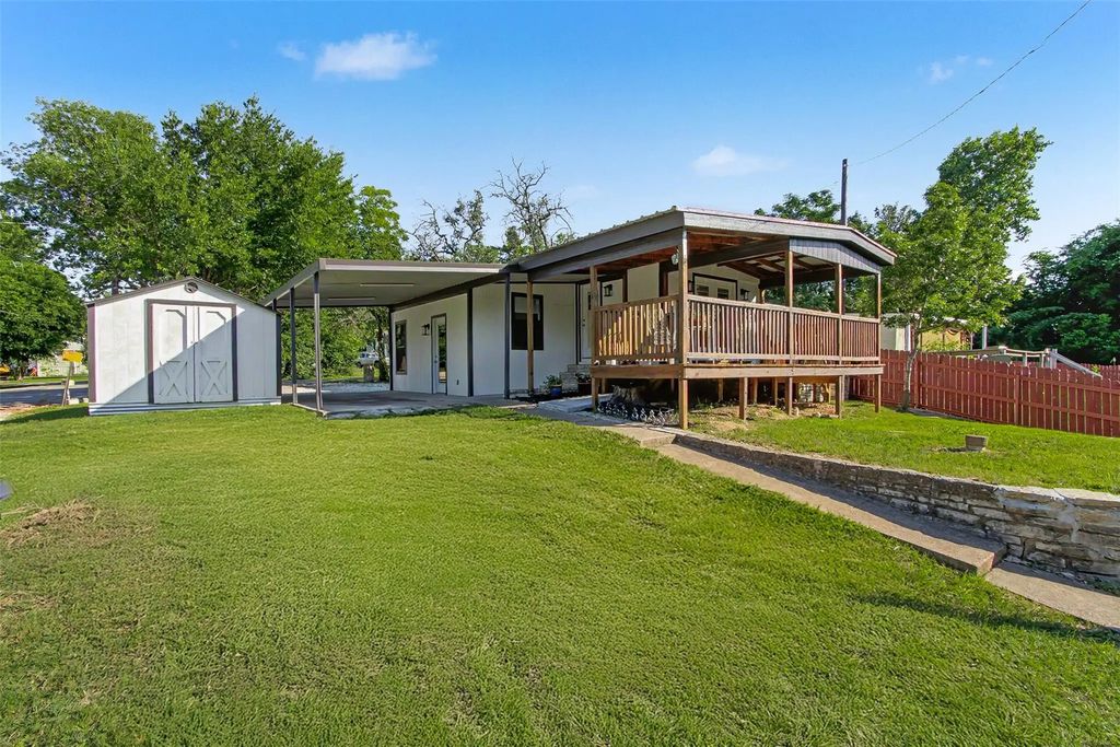 3819 Horseshoe Trail, Granbury