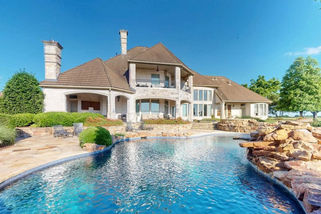 12425 Fm 740, Forney