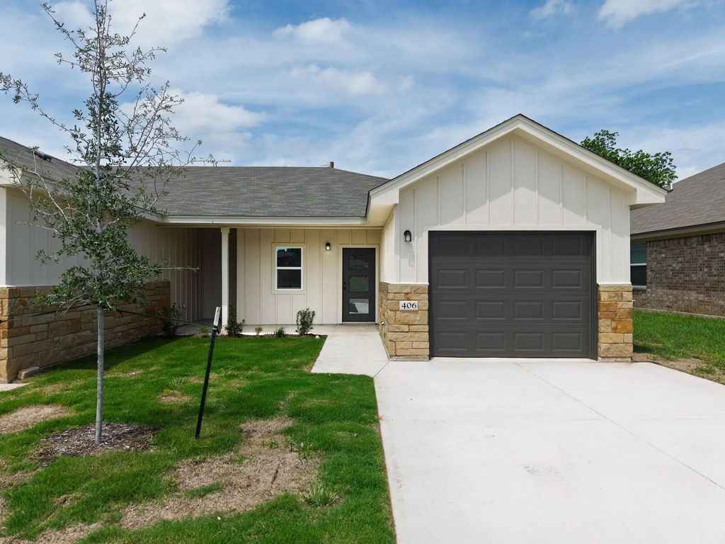 406 W Avenue C C, Copperas Cove