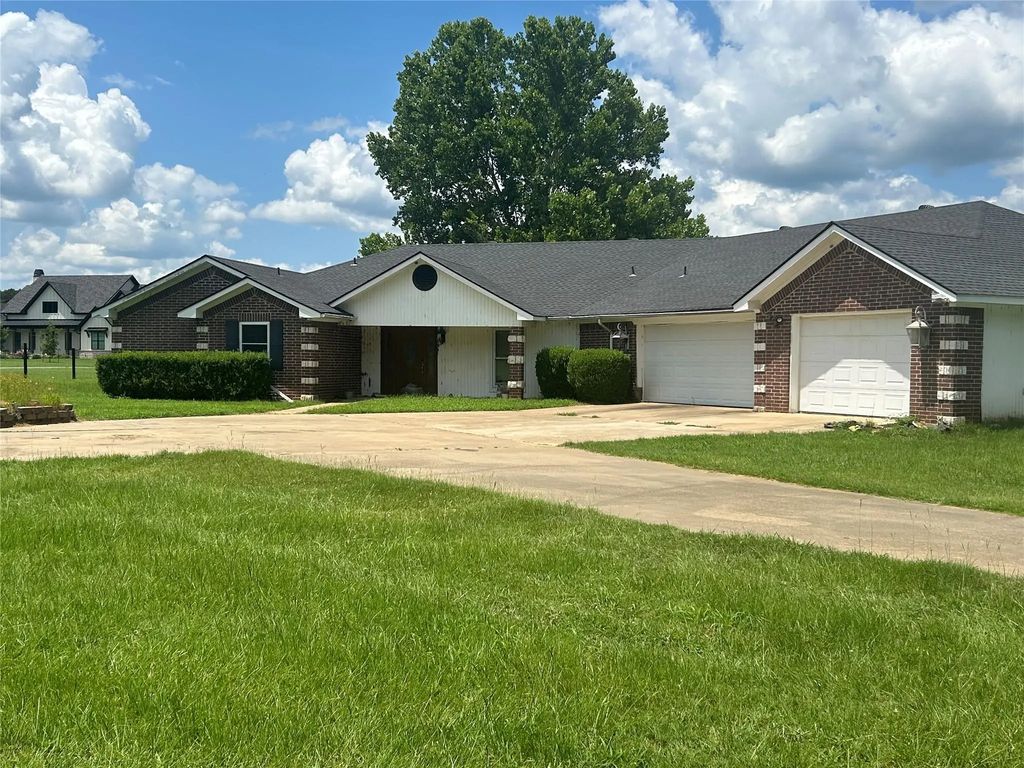 475 Acorn Trail, Hallsville