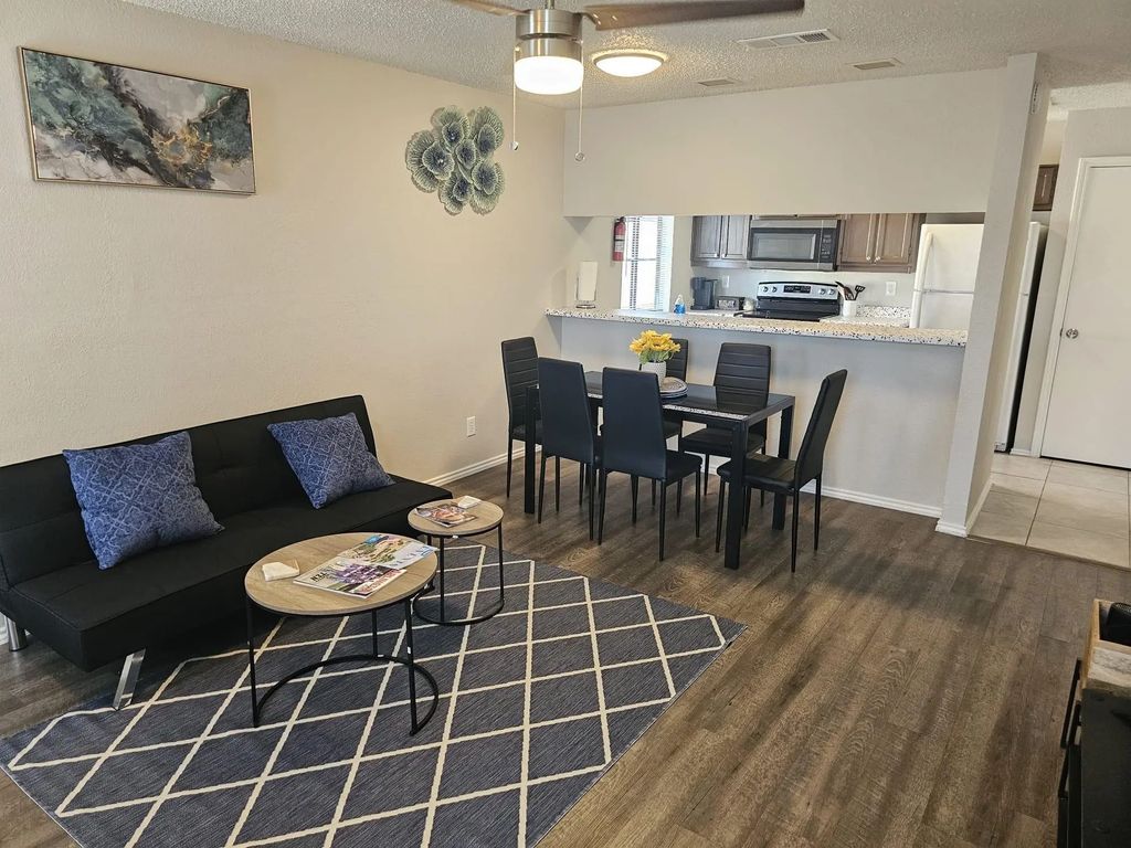 1728 Crest Point Drive, Arlington