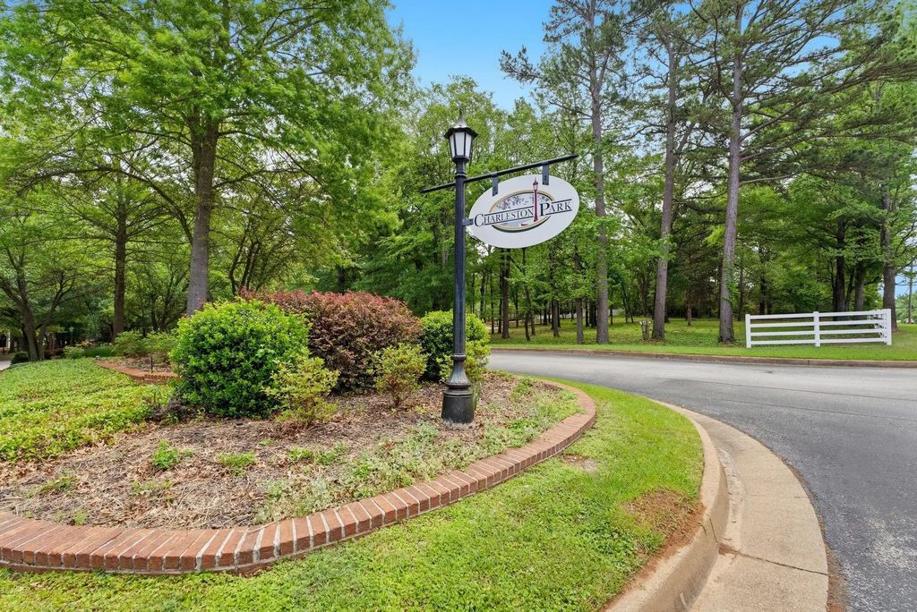 3933 Charleston Park, Tyler