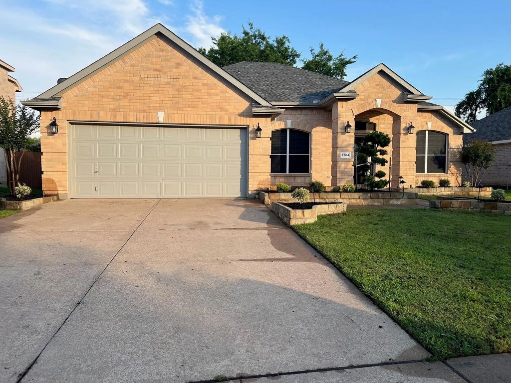 2204 Windcastle Drive, Mansfield