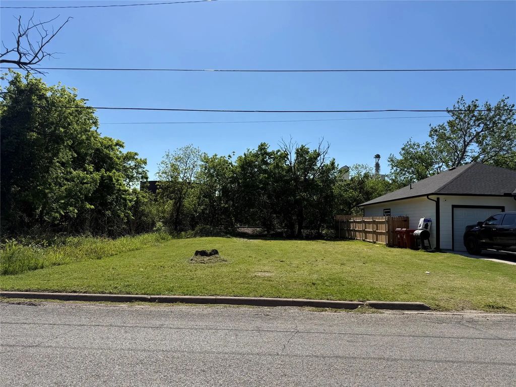 622 S First Street, Sherman